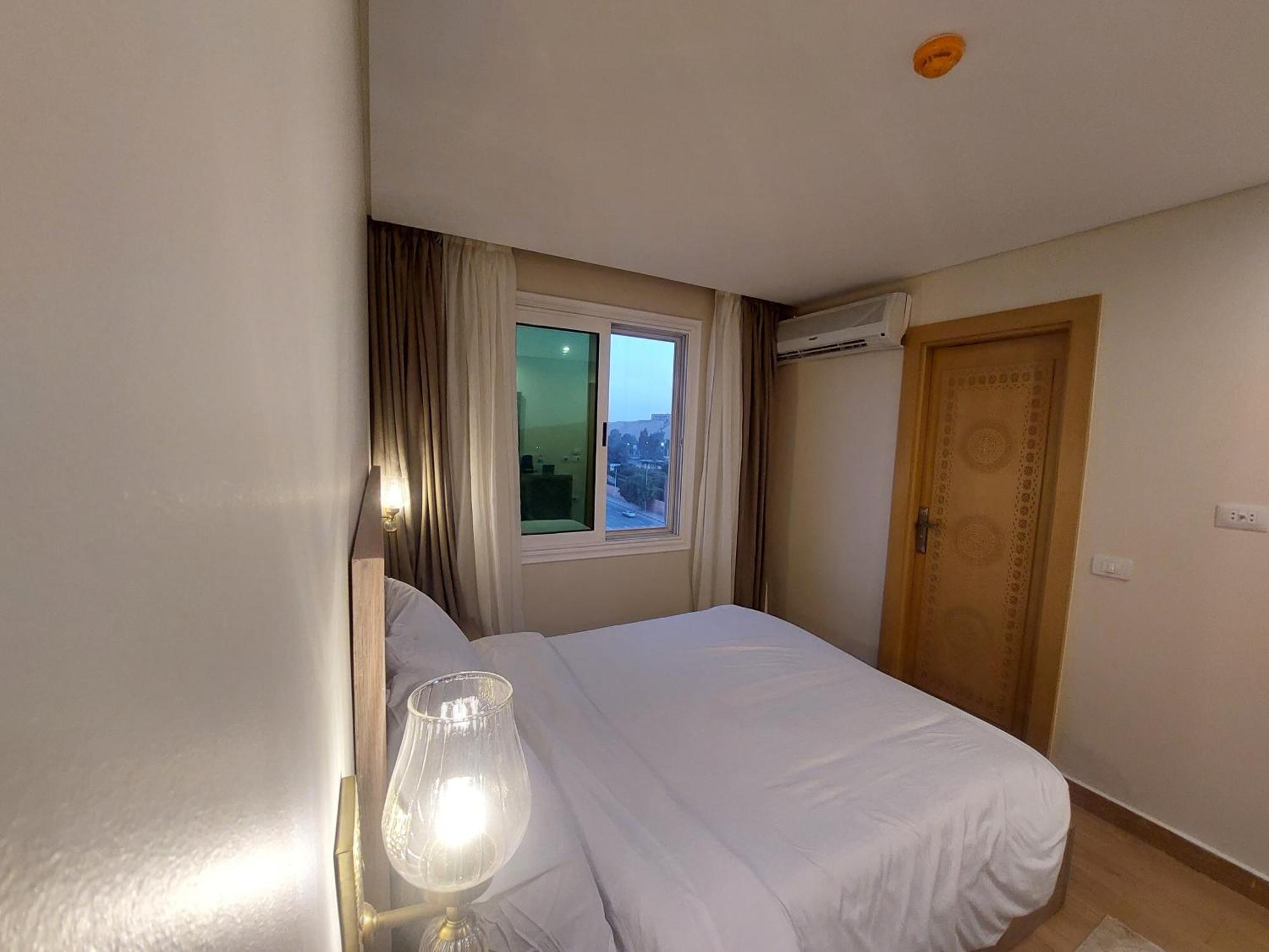 Doudou Pyramids View Hotel Kafrat al Jabal Екстер'єр фото