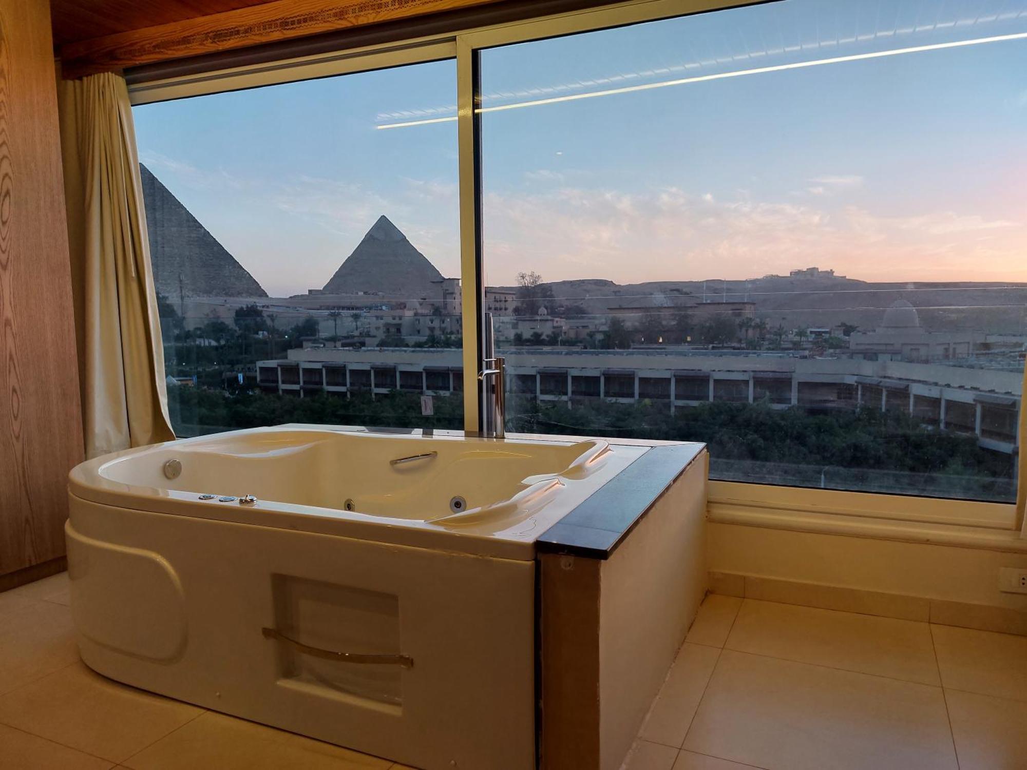 Doudou Pyramids View Hotel Kafrat al Jabal Екстер'єр фото