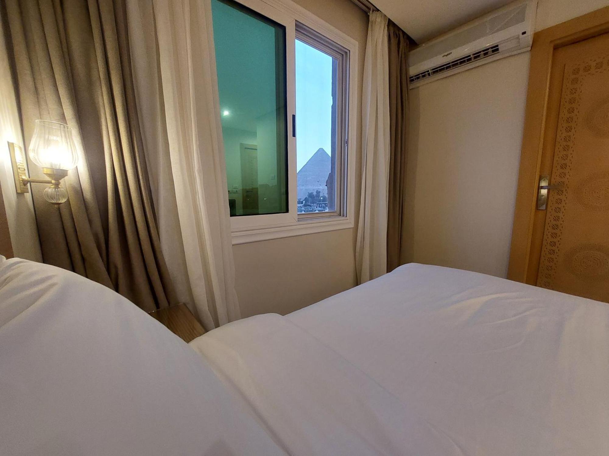 Doudou Pyramids View Hotel Kafrat al Jabal Екстер'єр фото