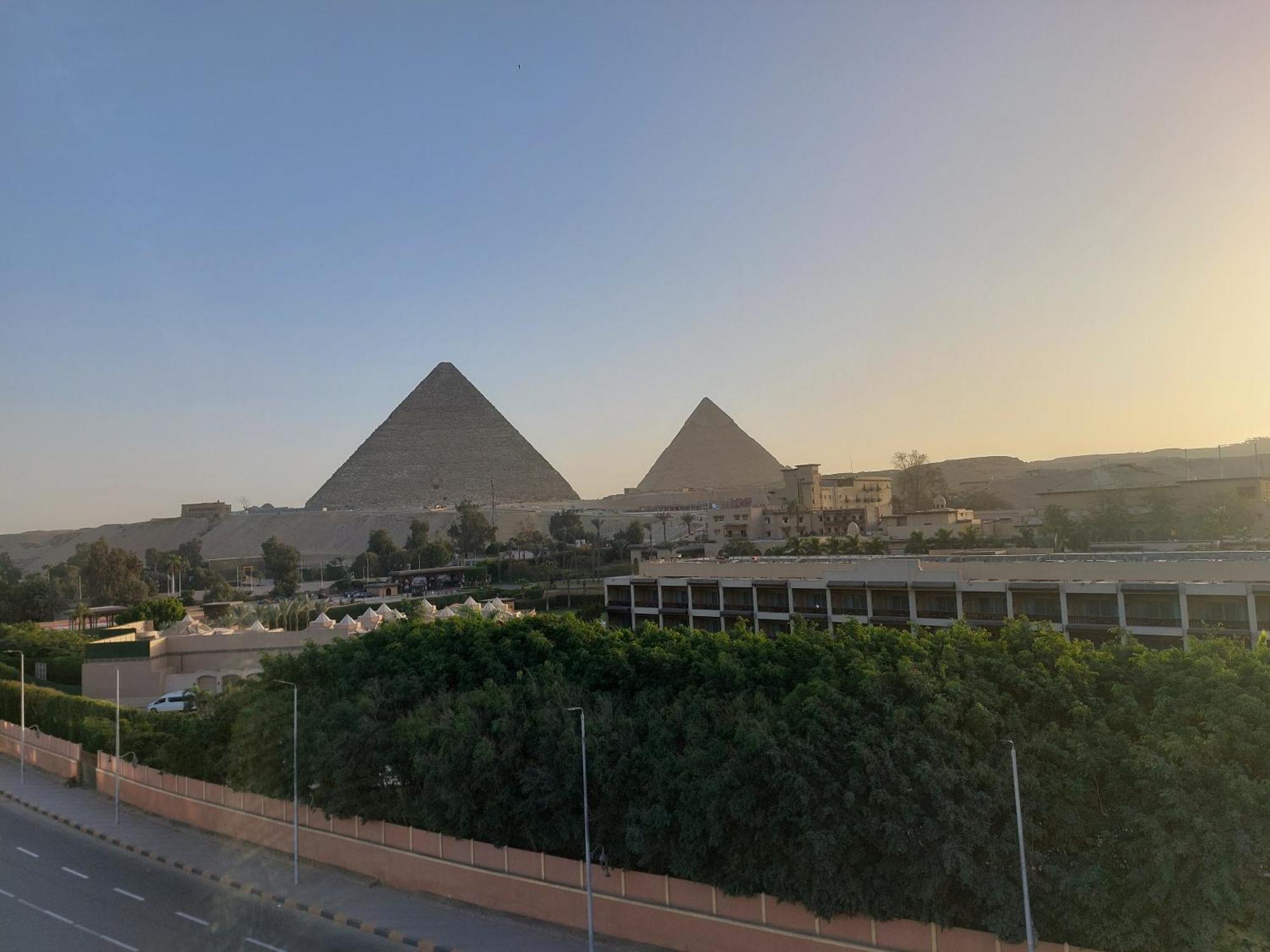 Doudou Pyramids View Hotel Kafrat al Jabal Екстер'єр фото