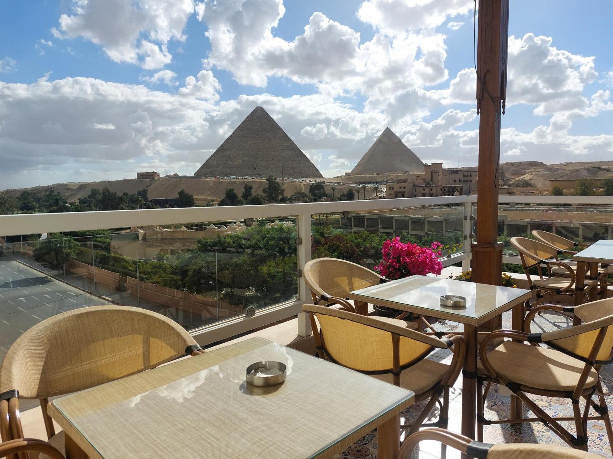 Doudou Pyramids View Hotel Kafrat al Jabal Екстер'єр фото