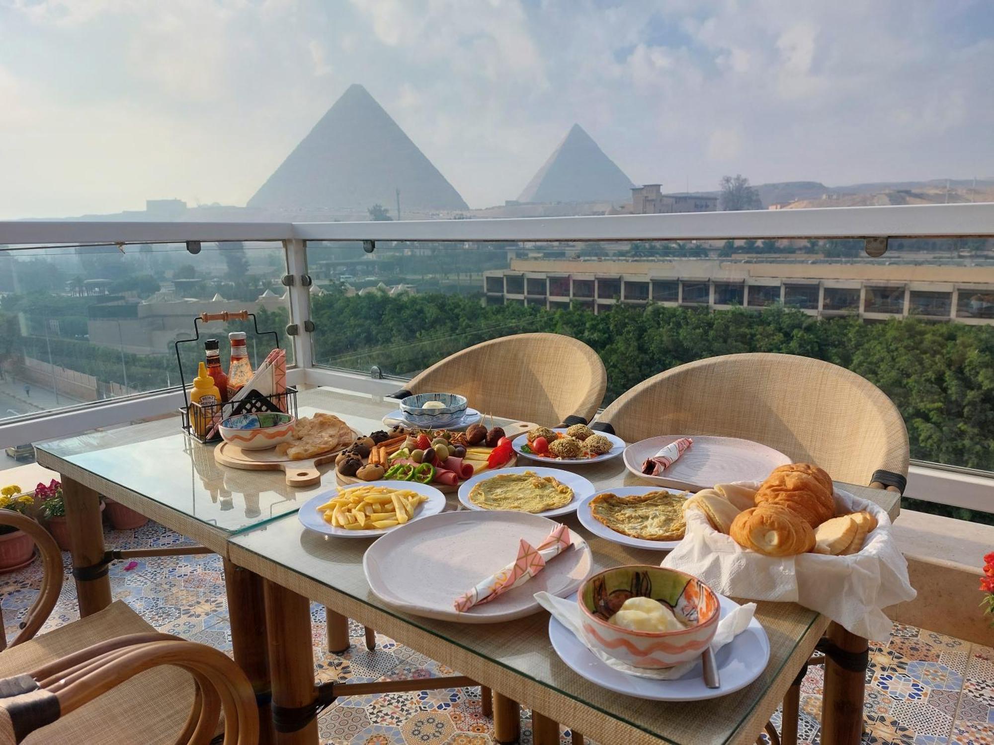 Doudou Pyramids View Hotel Kafrat al Jabal Екстер'єр фото