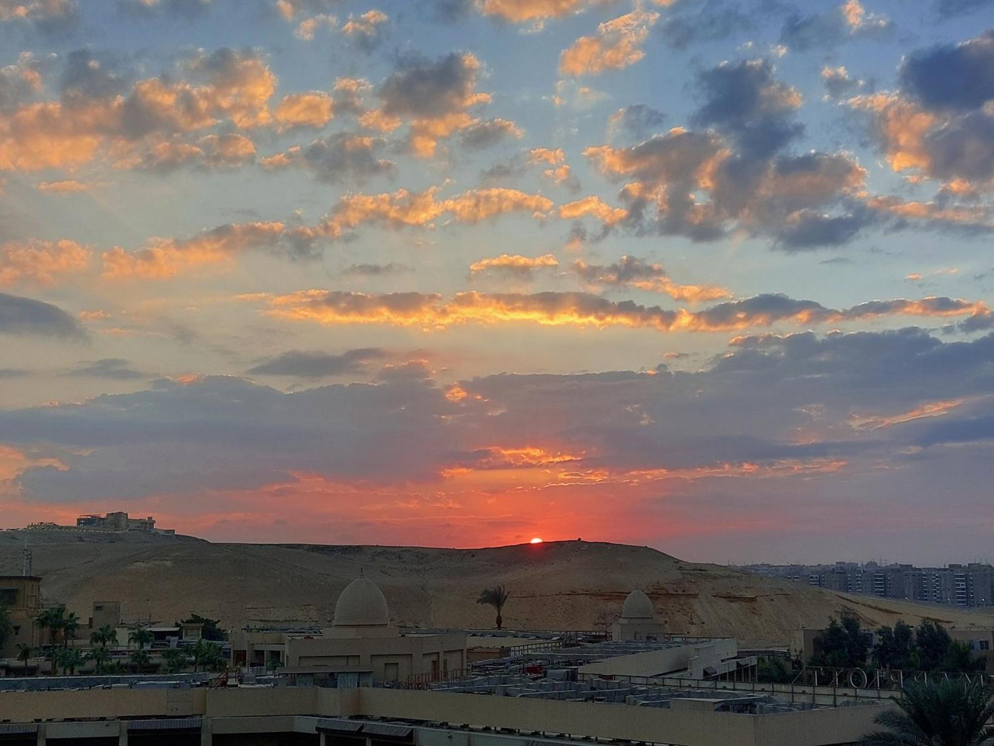 Doudou Pyramids View Hotel Kafrat al Jabal Екстер'єр фото