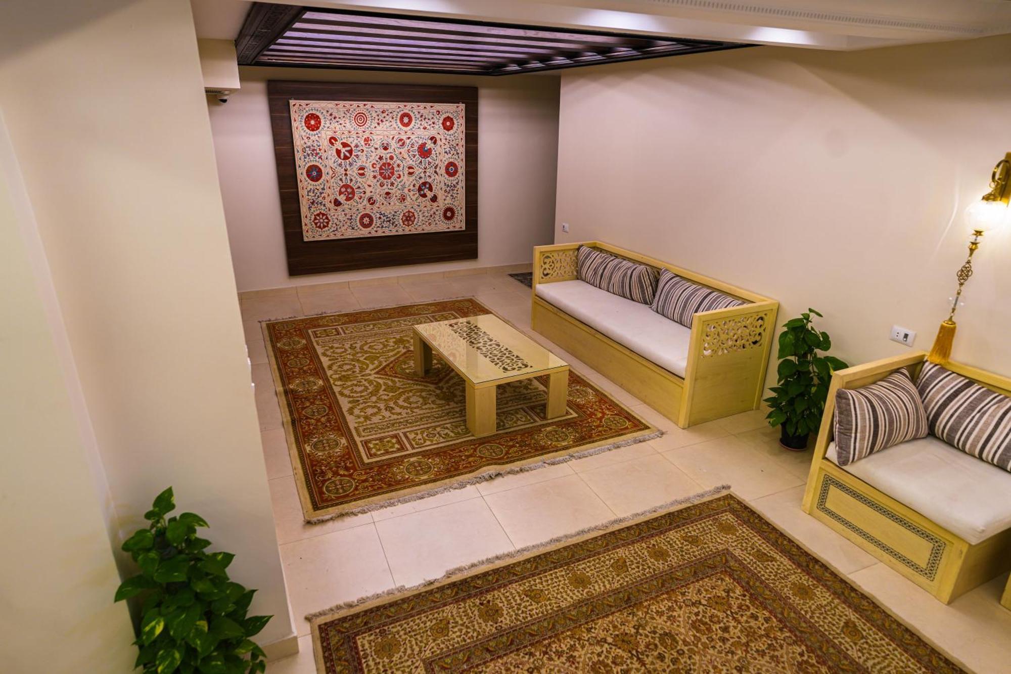 Doudou Pyramids View Hotel Kafrat al Jabal Екстер'єр фото