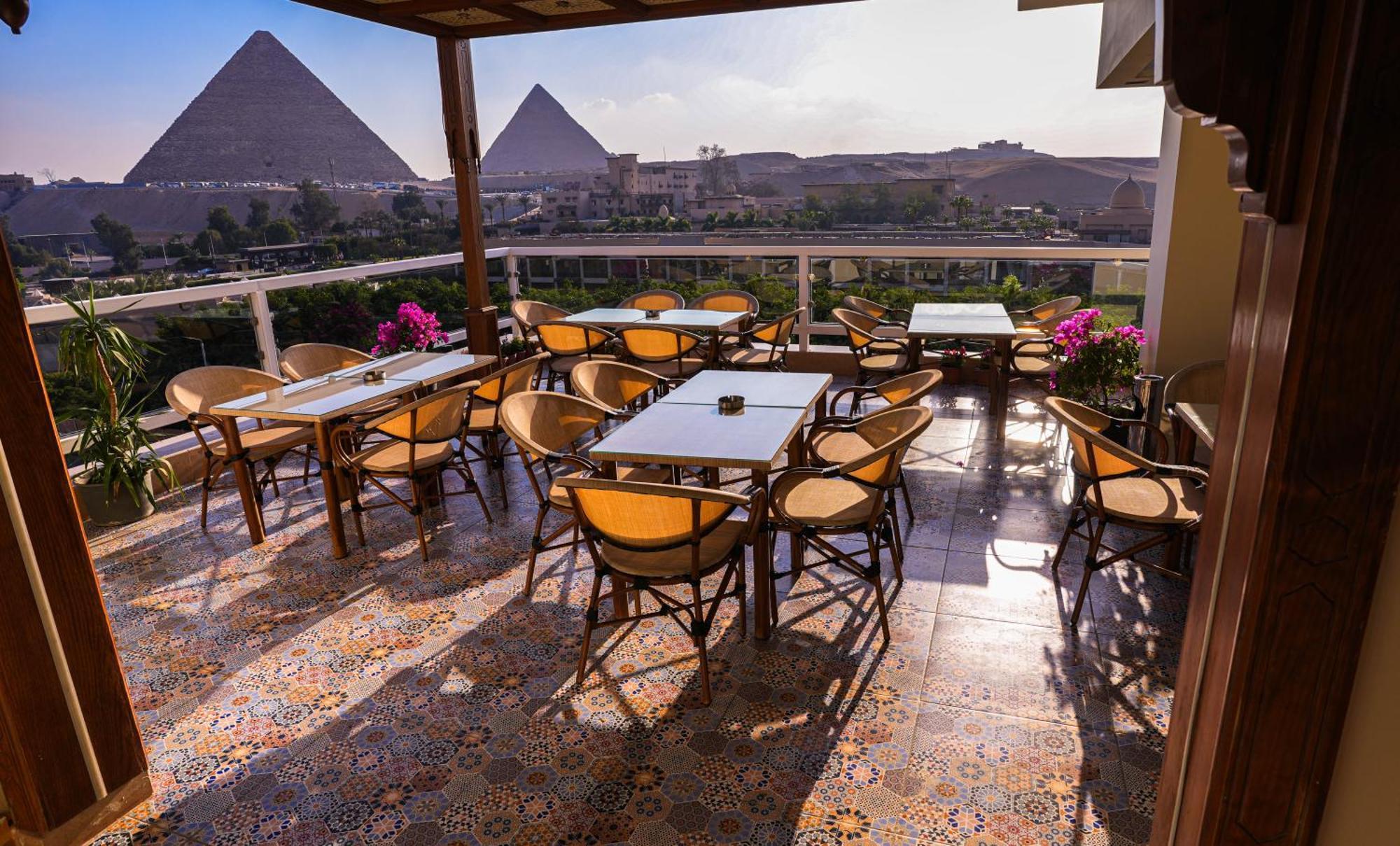 Doudou Pyramids View Hotel Kafrat al Jabal Екстер'єр фото