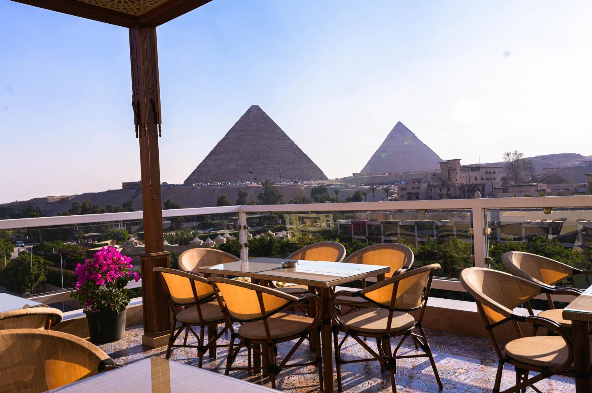Doudou Pyramids View Hotel Kafrat al Jabal Екстер'єр фото