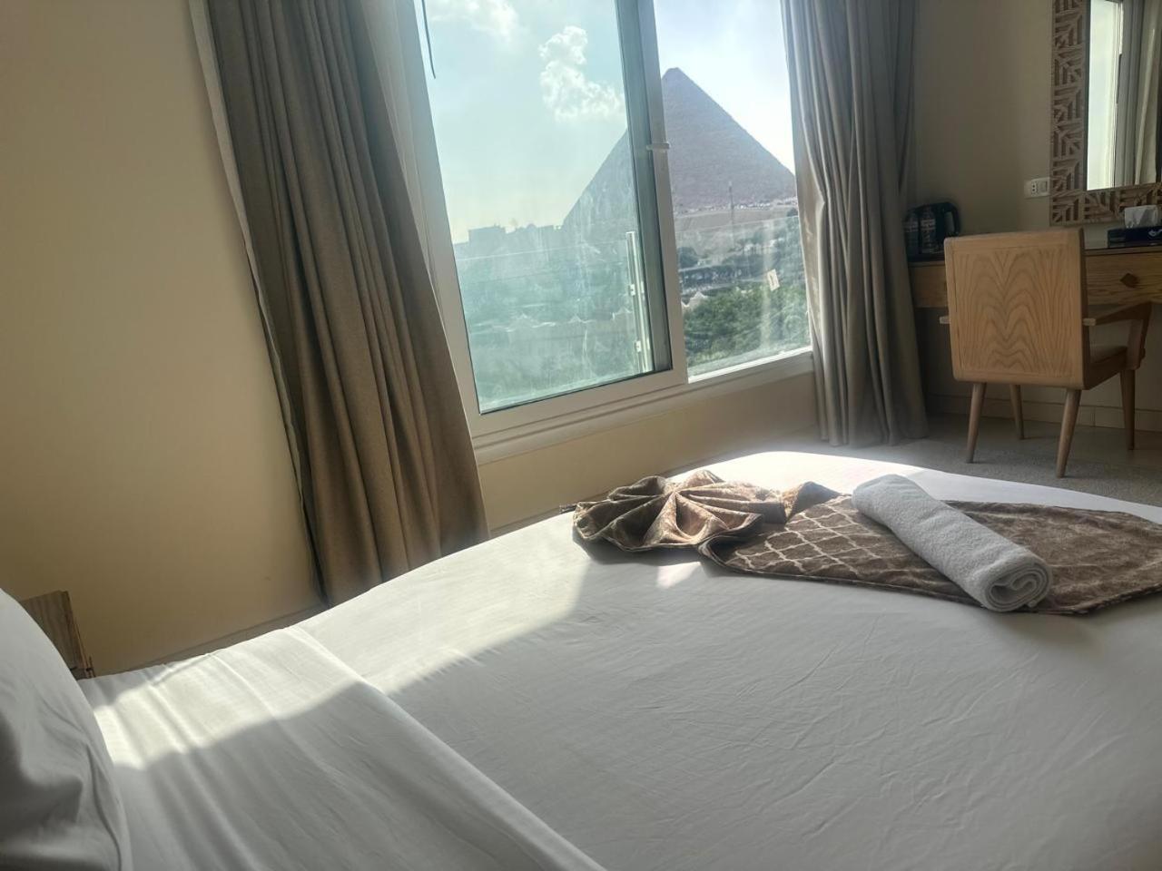 Doudou Pyramids View Hotel Kafrat al Jabal Екстер'єр фото