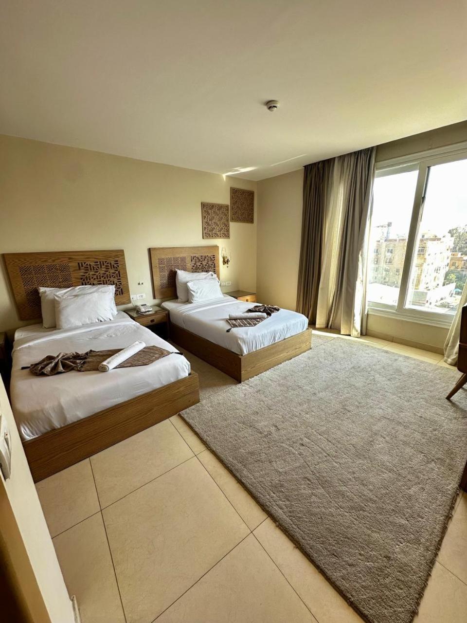 Doudou Pyramids View Hotel Kafrat al Jabal Екстер'єр фото
